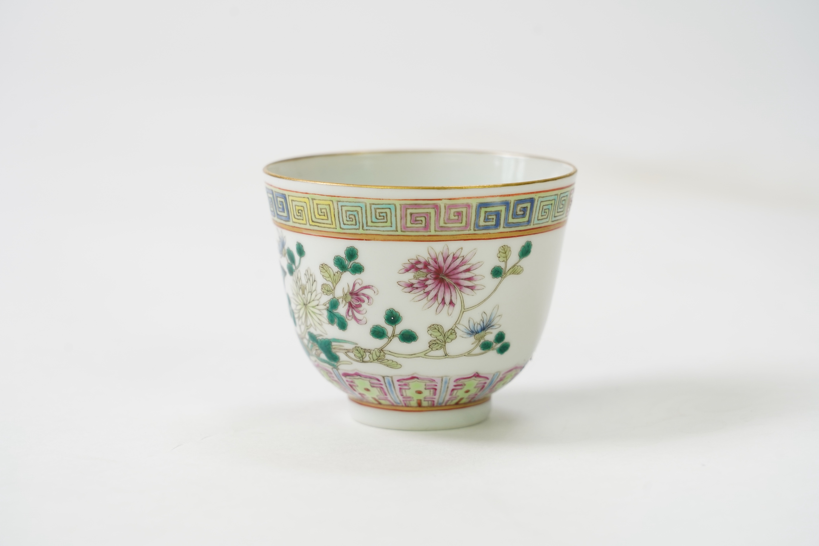A Chinese famille rose cup, Guangxu mark but later, 6.5cm